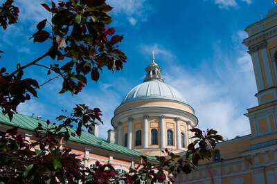 Alexander Nevsky Lavra, Russia
Photo by  Сергей Горбачев website Pixabay 
