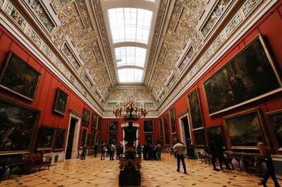 Hermitage inside, St.Petersburg
Photo by Artem Bryzgalov on Unsplash