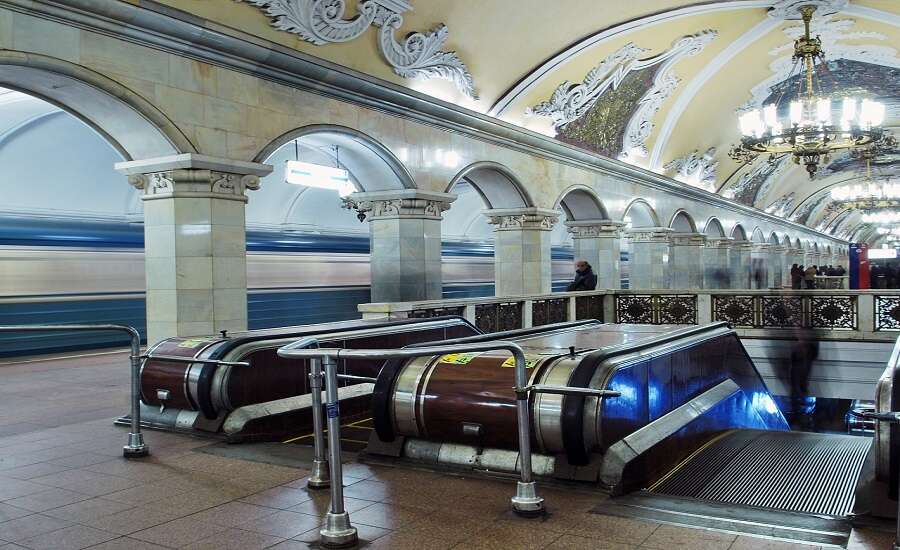 Komsomolskaya Metro Station