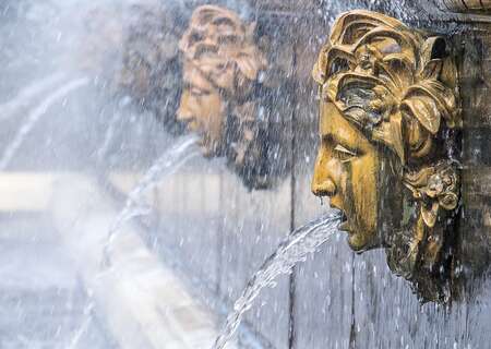 Fountains, Peterhof, Russia
Photo by Robert Pastryk website Pixabay
