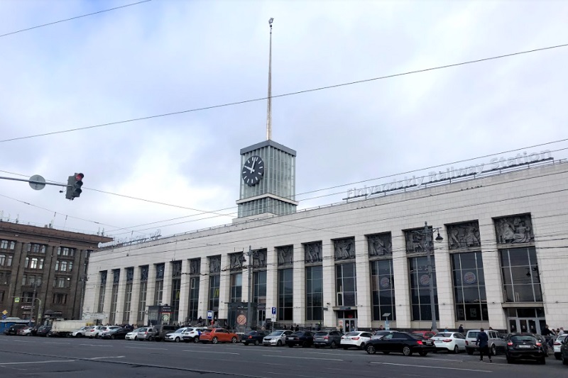 Finlandsky Train Station